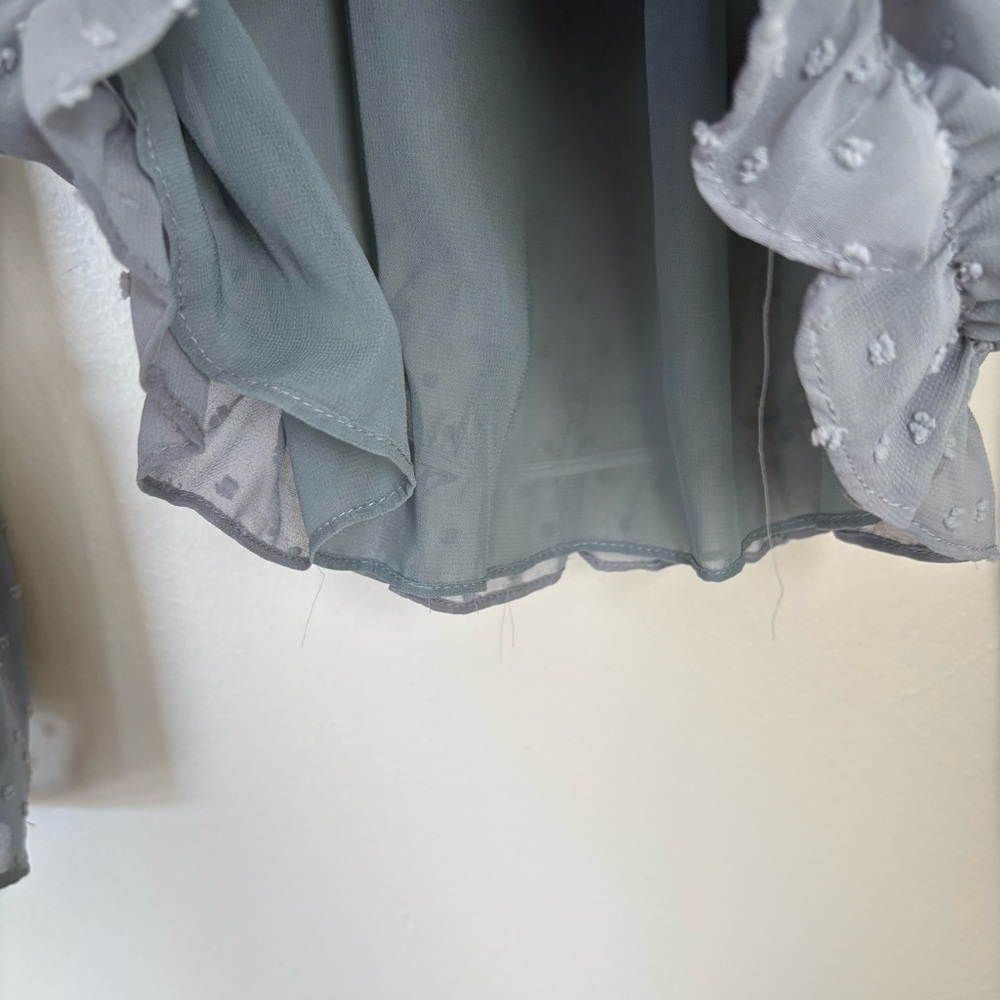 LA MIEL Light Gray Off-Shoulder Blouse Size Medium - Picture 8 of 11